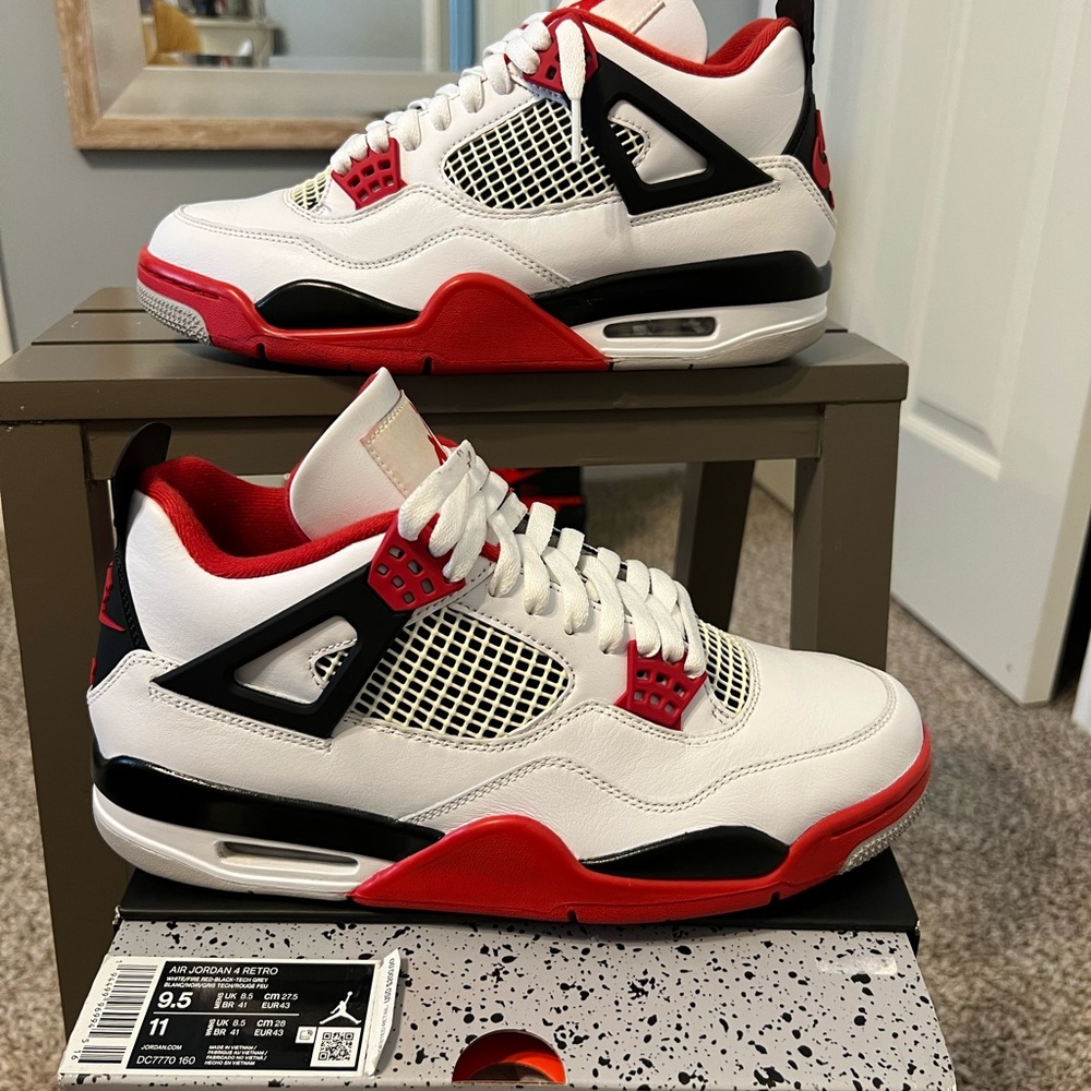 AIR JORDAN 4 RETRO OG 'FIRE RED'